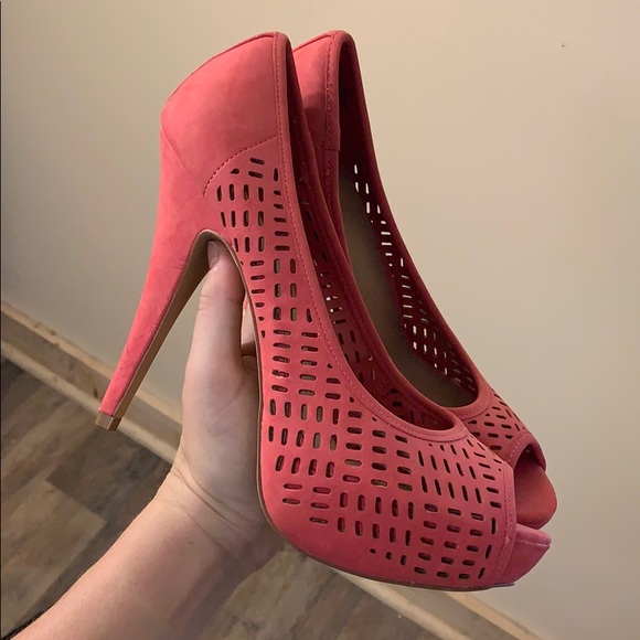 High Heels - Picture 2 of 4